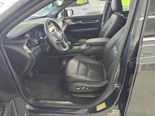 Used 2023 Cadillac XT5 Premium Luxury w/ Technology Package AWD/4WD image 14