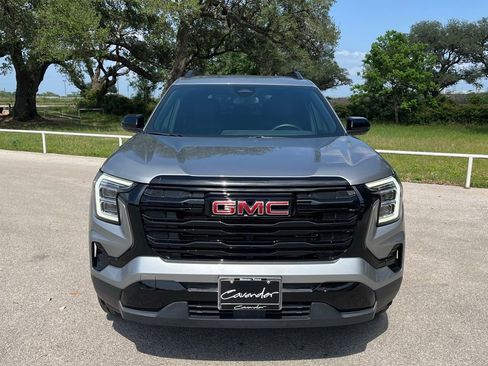 Used 2026 GMC Terrain Elevation w/ Elevation Premium Package FWD image 2