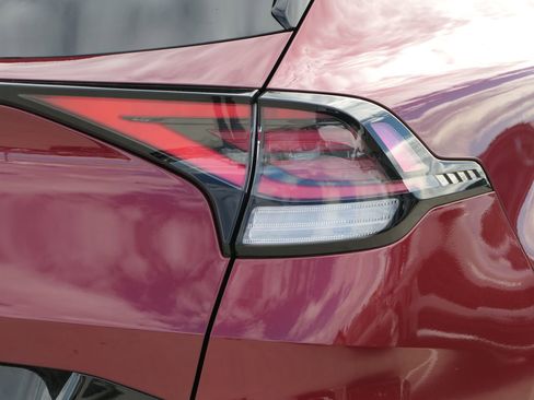 New 2025 Kia Sportage SX image 4