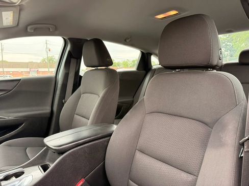 Used 2020 Chevrolet Malibu LT FWD image 12