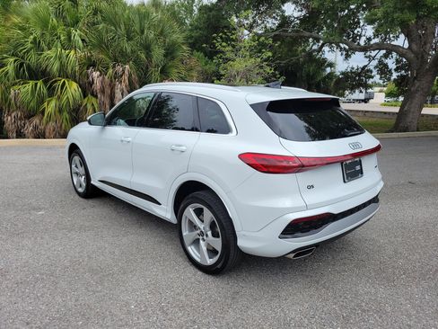 Used 2025 Audi Q5 Premium Plus w/ Premium Plus AWD/4WD image 6