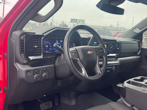 Used 2023 Chevrolet Silverado 1500 LT AWD/4WD image 11