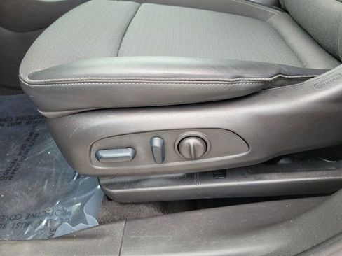 Used 2023 Buick Encore GX Select w/ Sport Touring Package FWD image 15