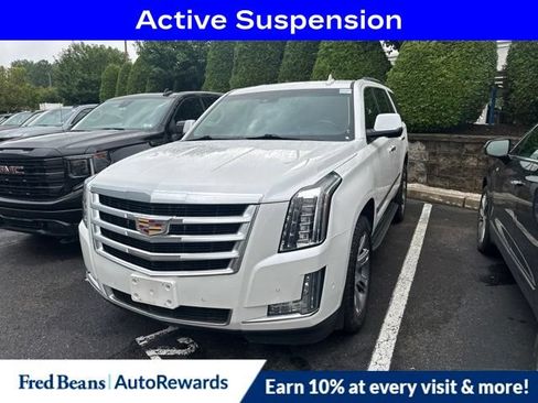 Used 2019 Cadillac Escalade Premium Luxury AWD/4WD image 3