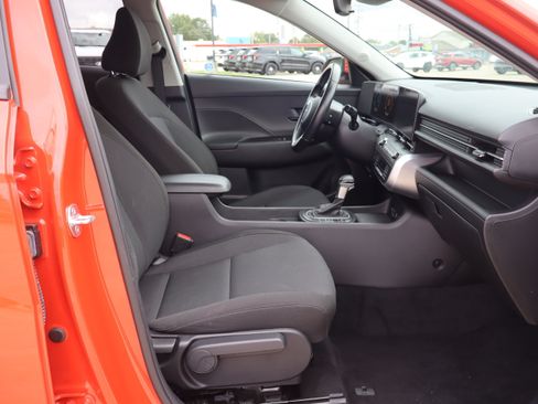 Used 2025 Hyundai Kona SEL AWD/4WD image 12