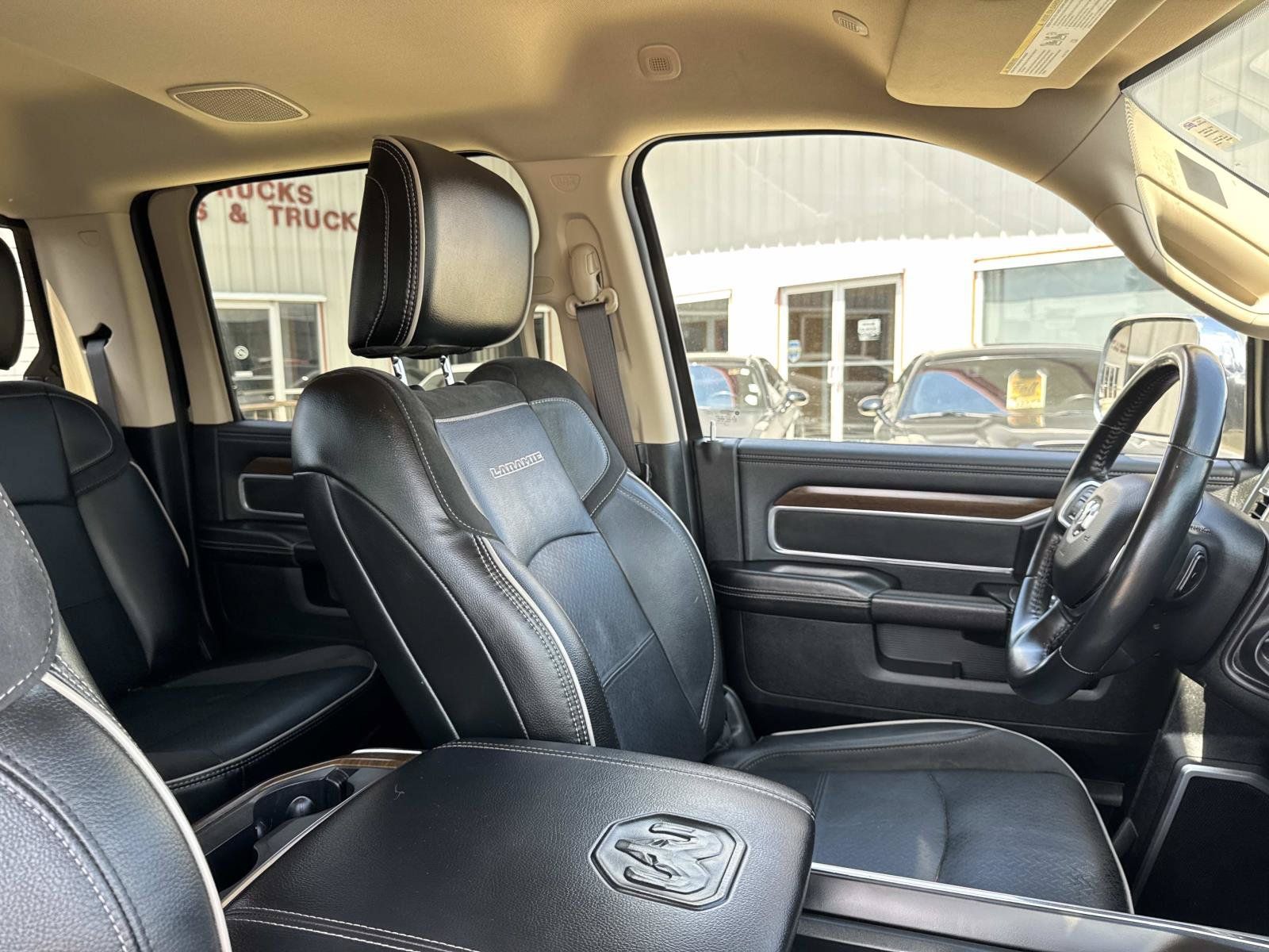 Used 2022 RAM 2500 Laramie w/ Protection Group AWD/4WD image 10