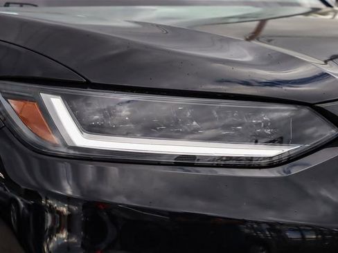 Used 2023 Honda HR-V LX image 12