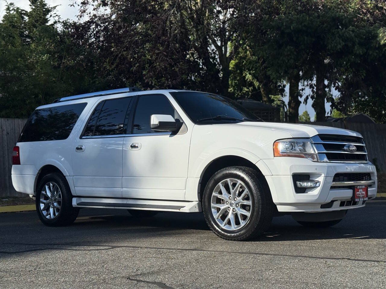 Used 2017 Ford Expedition EL Limited RWD image 3