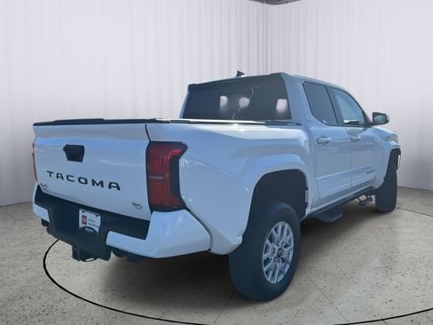 Used 2025 Toyota Tacoma SR5 image 9