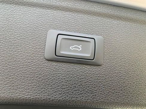 Used 2021 Audi Q5 2.0T Premium image 12