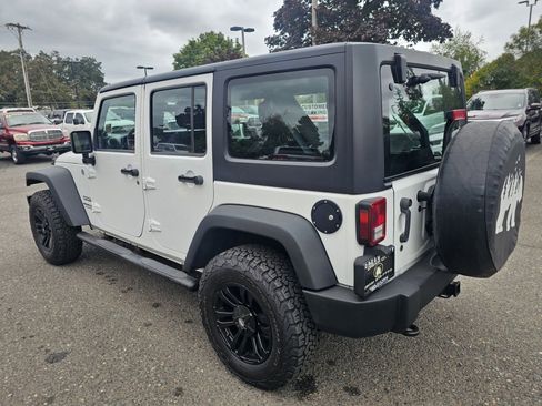 Used 2013 Jeep Wrangler Unlimited Sport image 7