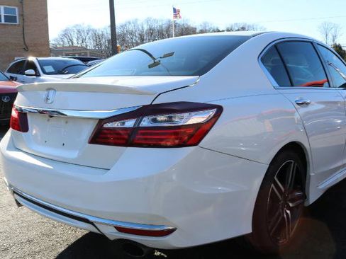 Used 2017 Honda Accord Sport Special Edition image 7