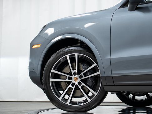 New 2026 Porsche Cayenne AWD/4WD image 32