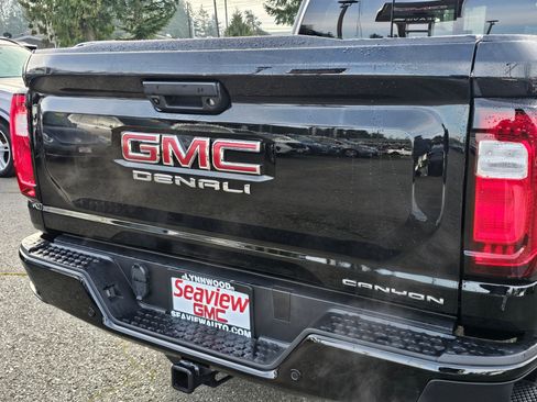New 2026 GMC Canyon Denali image 12