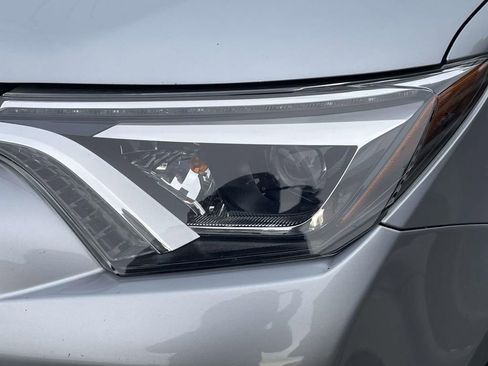 Used 2017 Toyota RAV4 Limited image 10