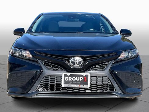 Used 2021 Toyota Camry SE image 8