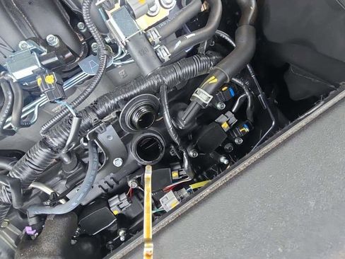 Used 2025 Nissan Pathfinder Platinum image 27