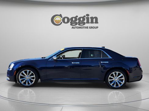 Used 2017 Chrysler 300 C w/ Safetytec Plus Group image 2