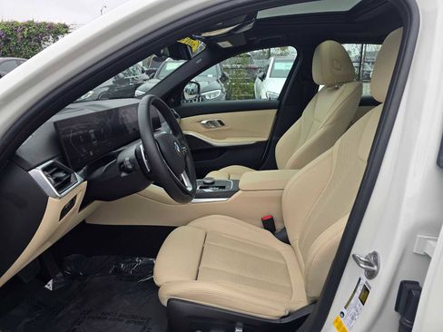 Used 2023 BMW 330i Sedan w/ Premium Package image 22