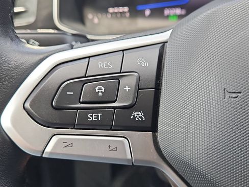 Used 2025 Volkswagen Jetta SE FWD image 21