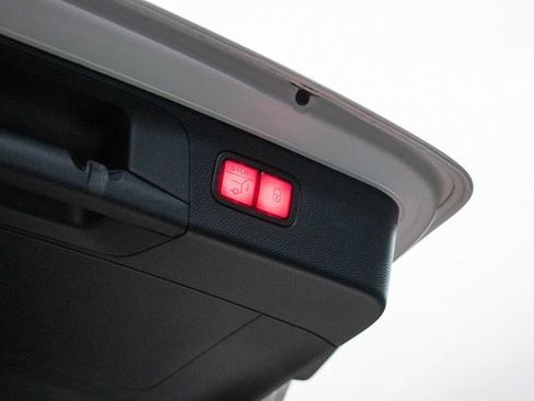 Used 2022 Mercedes-Benz GLC 300 4MATIC image 20