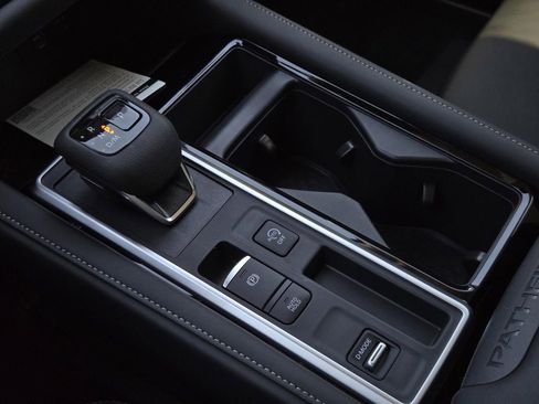 New 2026 Nissan Pathfinder SL image 23