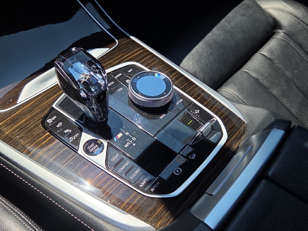 Used 2020 BMW X7 M50i w/ Executive Package AWD/4WD image 22