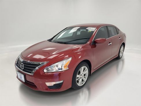 Used 2014 Nissan Altima 2.5 SV image 3