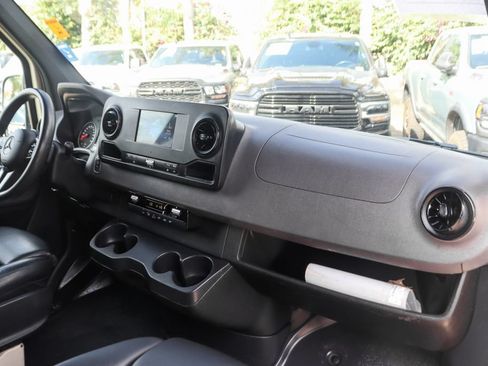 Used 2023 Mercedes-Benz Sprinter 2500 image 32