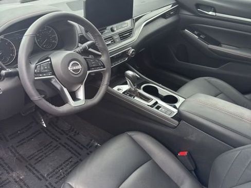 Certified 2025 Nissan Altima 2.5 SR w/ SR Premium Package AWD/4WD image 4