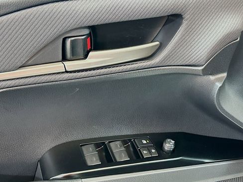 New 2026 Toyota Camry Hybrid FWD image 15