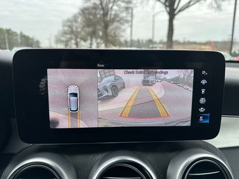 Used 2022 Mercedes-Benz GLC 300 image 8