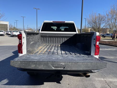 Used 2024 Chevrolet Silverado 2500 Custom w/ Custom Value Package image 11