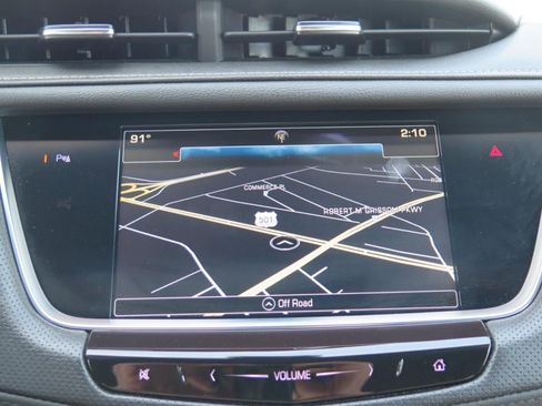 Used 2019 Cadillac XT5 Premium Luxury image 17