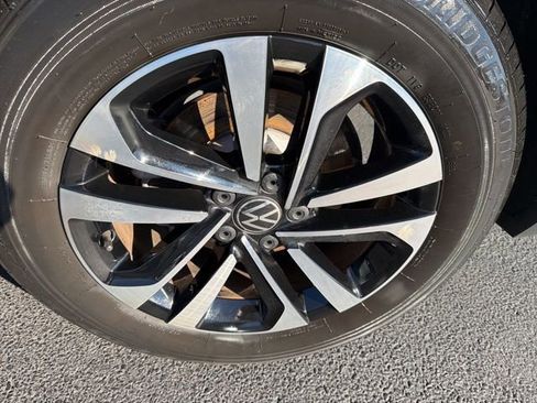 Used 2023 Volkswagen Tiguan S image 29