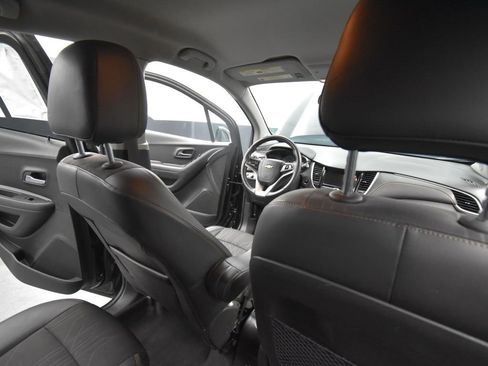 Used 2020 Chevrolet Trax LT w/ LT Convenience Package image 20