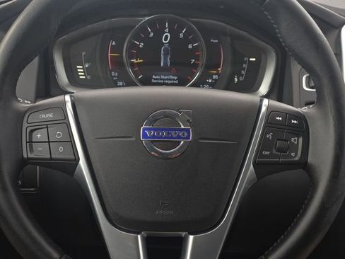 Used 2016 Volvo XC60 T6 w/ Proximity Package image 26