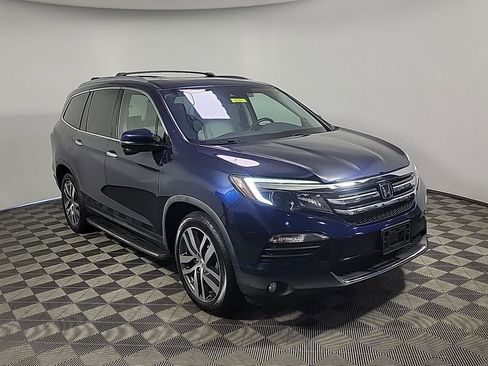 Used 2017 Honda Pilot Touring image 1