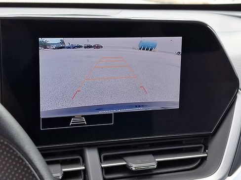 Used 2024 Chevrolet Trax LS w/ LS Convenience Package FWD image 4
