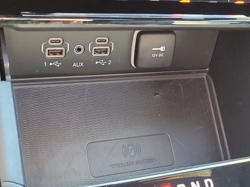 Used 2023 Jeep Grand Cherokee L Laredo image 31