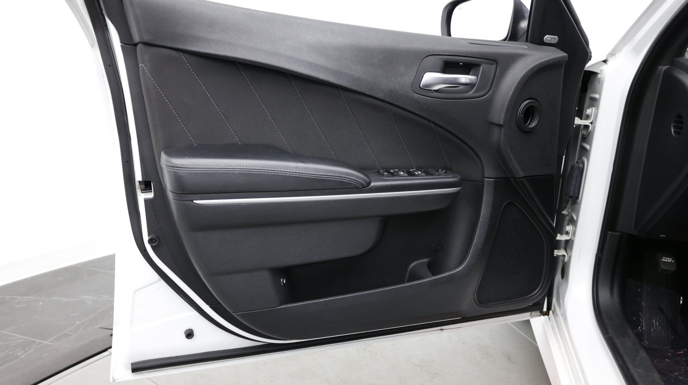 Used 2019 Dodge Charger GT RWD image 12