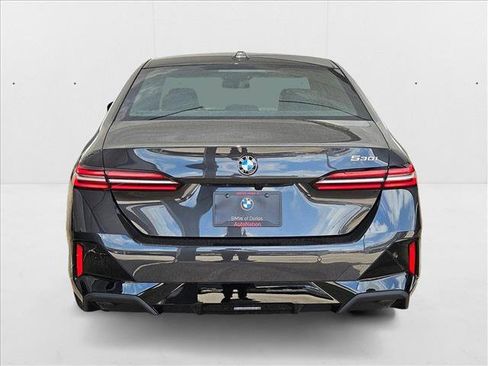 Used 2026 BMW 530i w/ M Sport Package image 7
