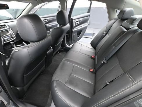 Used 2016 Nissan Altima 2.5 SL w/ Moonroof Package FWD image 36