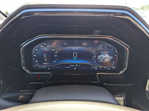 Used 2024 Chevrolet Silverado 1500 RST AWD/4WD image 18