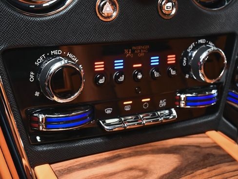 Used 2024 Rolls-Royce Cullinan image 44