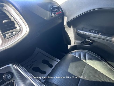 Used 2018 Dodge Challenger SRT Hellcat RWD image 11