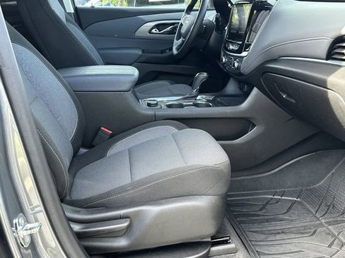 Used 2020 Chevrolet Traverse LT FWD image 14