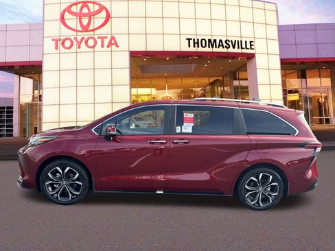 New 2025 Toyota Sienna Platinum image 8