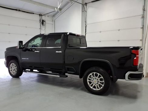Used 2025 Chevrolet Silverado 2500 LTZ w/ LTZ Premium Package AWD/4WD image 6