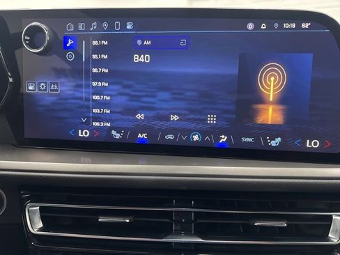 Used 2024 Chevrolet Traverse LT w/ Trailering Package image 16